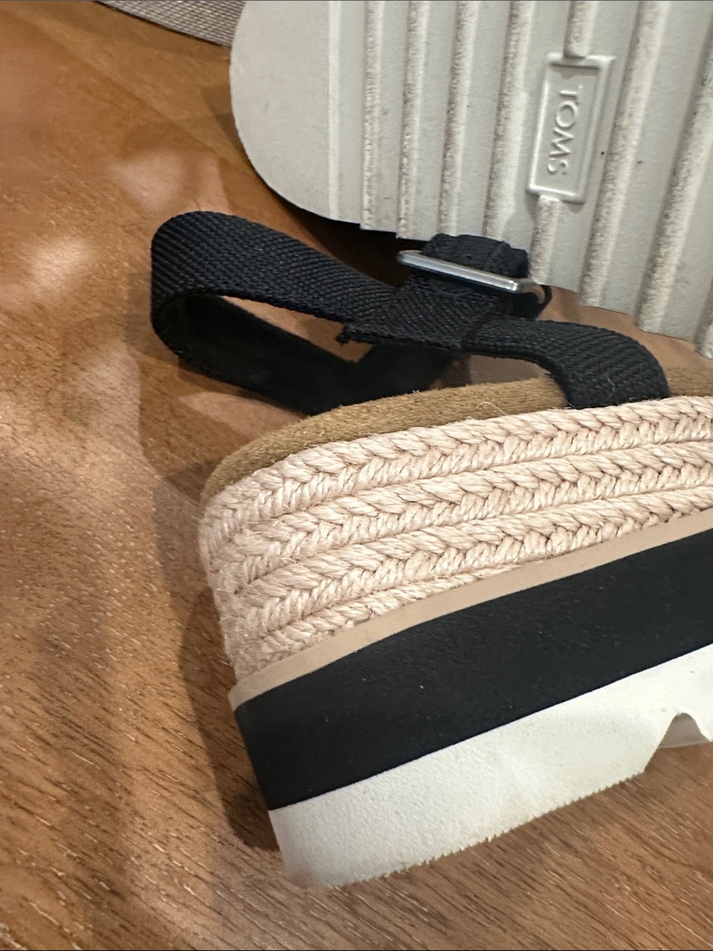 Like New Toms Black Strappy Platform Wedge Sandals - Picture 9 of 9